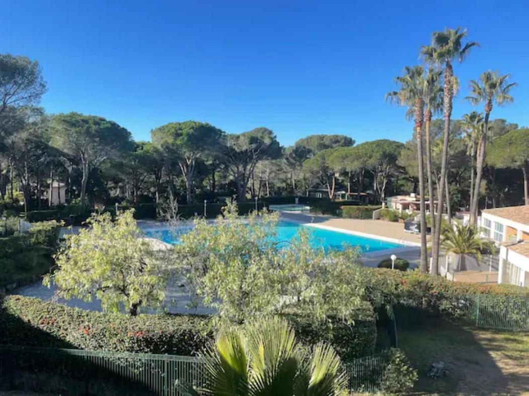 Bel Appartement Vue Sur Piscine 1 Chambre Fermee Et 1 Espace Cabine Saint-Raphaël Buitenkant foto