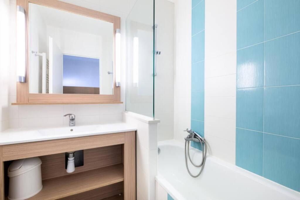 Bel Appartement Vue Sur Piscine 1 Chambre Fermee Et 1 Espace Cabine Saint-Raphaël Buitenkant foto